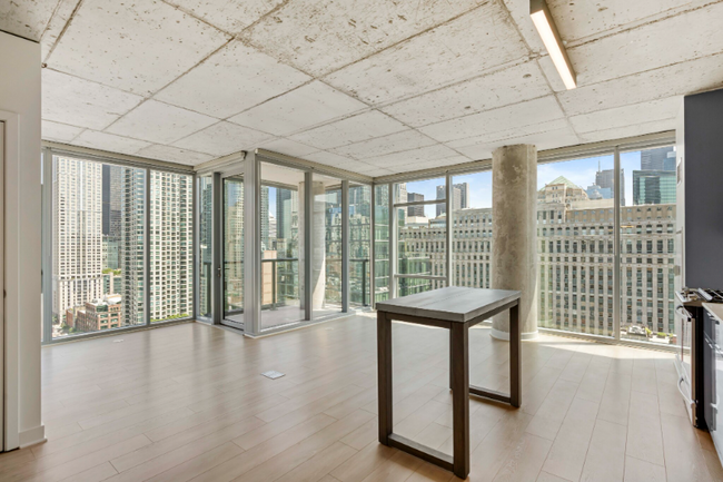property at 322 W Illinois St
