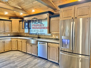 698 E Upper Rock Creek Rd in Inkom, ID - Building Photo - Building Photo