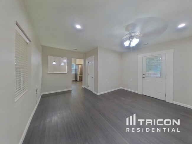 4223 Dinglewood Ave in Charlotte, NC - Foto de edificio - Building Photo