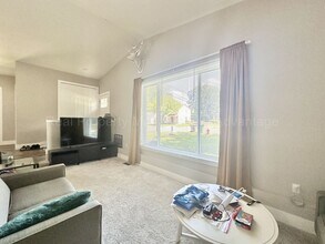 375 Roth Blvd in Clawson, MI - Building Photo - Building Photo