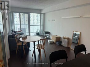 5168 Yonge St in Toronto, ON - Building Photo - Building Photo