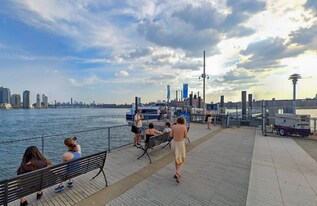 120 India St, Unit 2 A in Brooklyn, NY - Building Photo