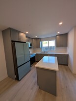 150-152 Florida Ave in San Bruno, CA - Building Photo