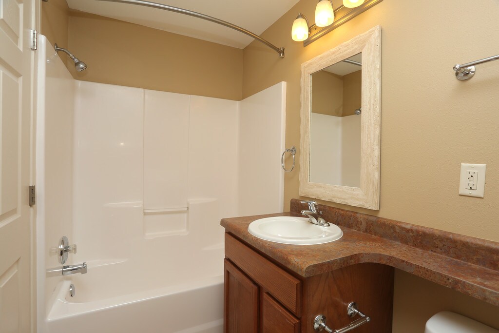 Pierce Properties Fayetteville, AR Apartments