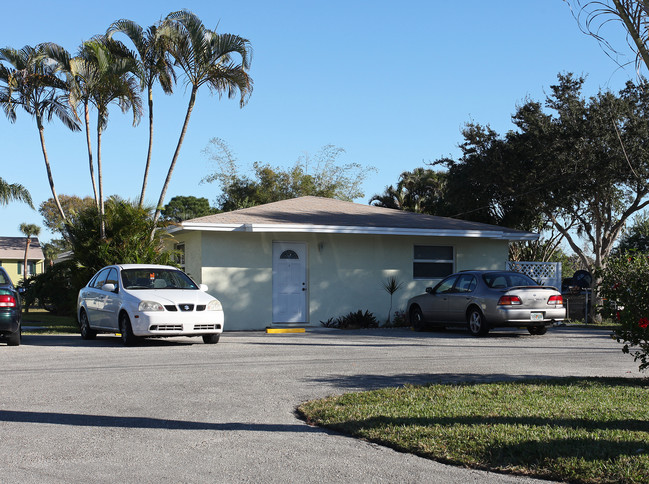 4767 Cole St in West Palm Beach, FL - Foto de edificio - Building Photo