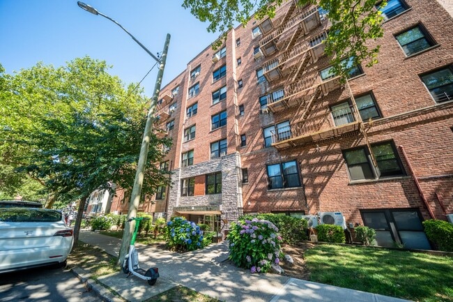 141-30 84th Rd in Queens, NY - Building Photo - Building Photo