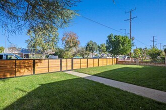17434 Saticoy St in Los Angeles, CA - Building Photo - Building Photo