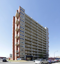 Chinook House in Calgary, AB - Building Photo - Building Photo