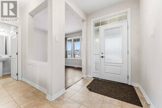 284 Ponderosa St in Ottawa, ON - Building Photo - Building Photo