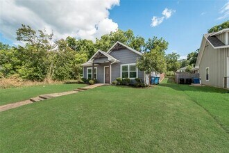 1212 W Elm St in Denison, TX - Building Photo - Building Photo