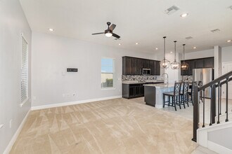 2135 Standing Rock Cir in Winter Garden, FL - Building Photo - Building Photo