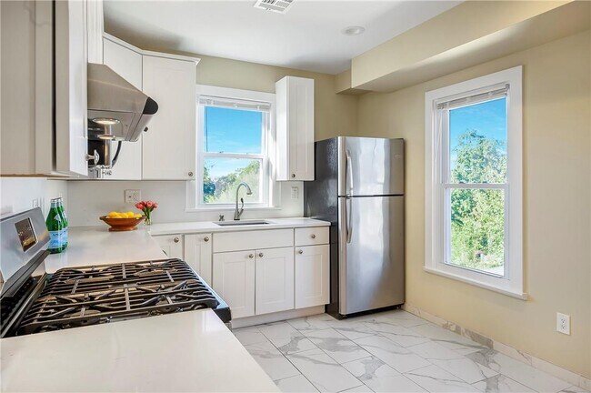 property at 9 Todd Pl