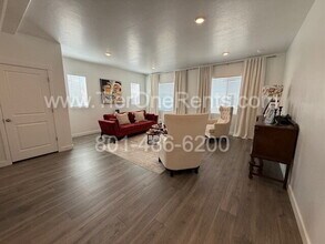 3912 N Cougar Ln in Eagle Mountain, UT - Building Photo - Building Photo