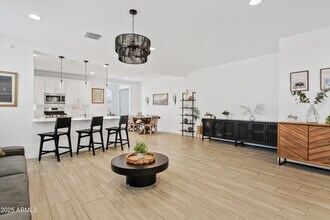 2204 E Kelly Dr in Gilbert, AZ - Building Photo - Building Photo