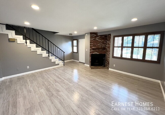19231 Sherman Way in Los Angeles, CA - Building Photo - Building Photo