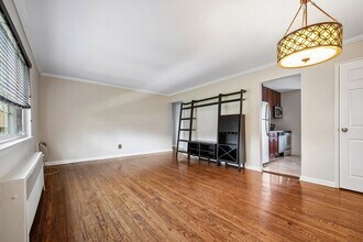 69B Troy Dr in Springfield, NJ - Building Photo - Building Photo