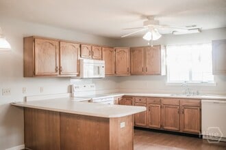 20 Lakeside Dr in Rincon, GA - Building Photo - Building Photo