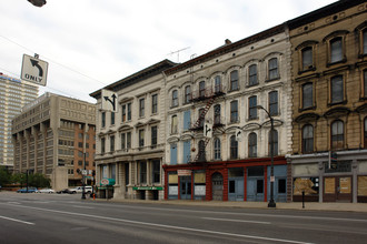 123 W Main St in Louisville, KY - Building Photo - Building Photo