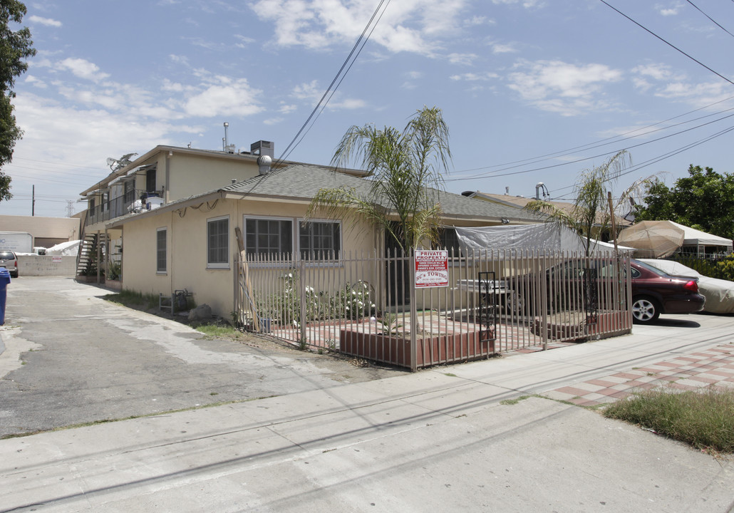 11849 Hart St in North Hollywood, CA - Building Photo