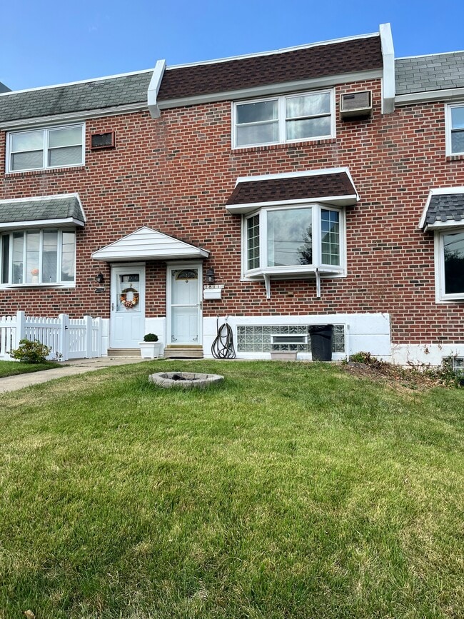 2811 Maxwell St