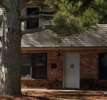 402 Mimosa Cir in Brinkley, AR - Building Photo