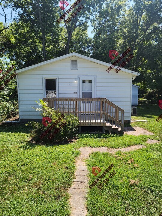 1010 Stewart Ave in Henderson, KY - Building Photo