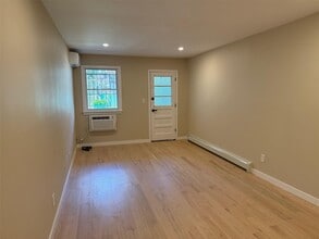 22-56 Steinway St in Queens, NY - Building Photo - Building Photo