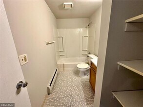 1566 N Woodbridge St in St. Paul, MN - Building Photo - Building Photo