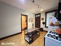 3315 N Albany Ave, Unit M06B in Chicago, IL - Building Photo - Building Photo