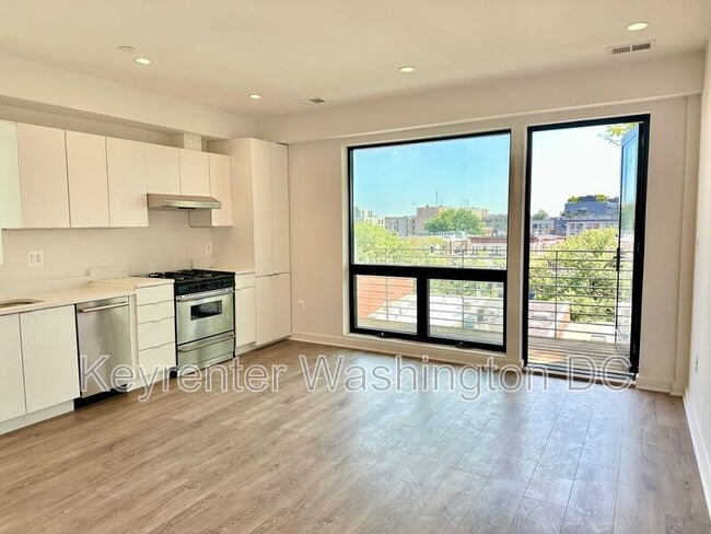 1460 Belmont St NW in Washington, DC - Building Photo - Building Photo