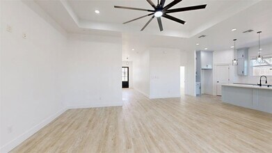 4867 N Oakland Ln, Unit AL11411 in Bryan, TX - Building Photo - Building Photo