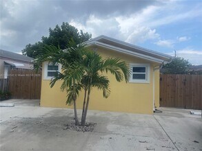 1935 Liberty St in Hollywood, FL - Building Photo - Building Photo