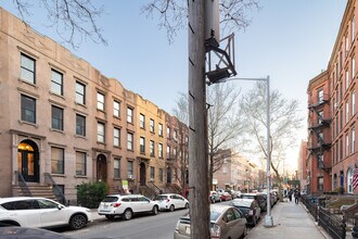 541 Henry St in Brooklyn, NY - Building Photo - Building Photo