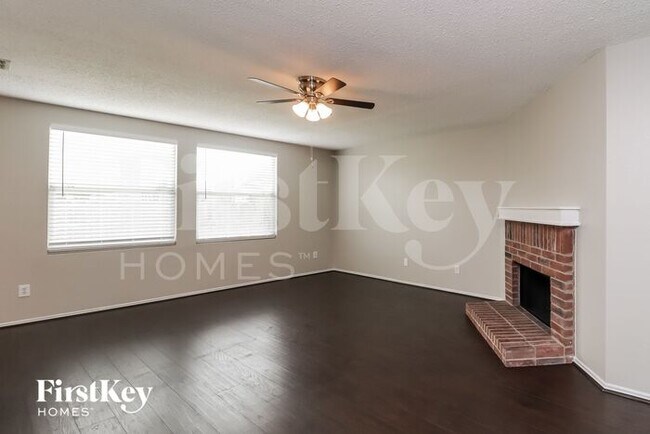 3825 Foxhound Ln in Fort Worth, TX - Building Photo - Building Photo