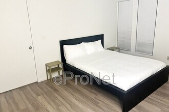 4650 Koval Ln in Las Vegas, NV - Building Photo - Building Photo