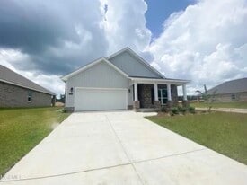 5490 Overland Dr in Biloxi, MS - Building Photo