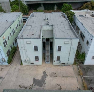 3847 Flower Dr in Los Angeles, CA - Foto de edificio