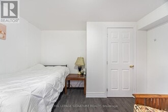 406 Tamarack Dr in Waterloo, ON - Building Photo - Building Photo