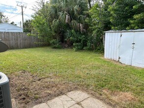 409 4th Pl in Merritt Island, FL - Foto de edificio - Building Photo