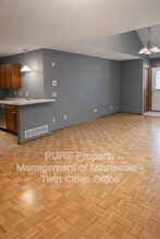 1117 Pecks Woods Dr in New Brighton, MN - Building Photo - Building Photo