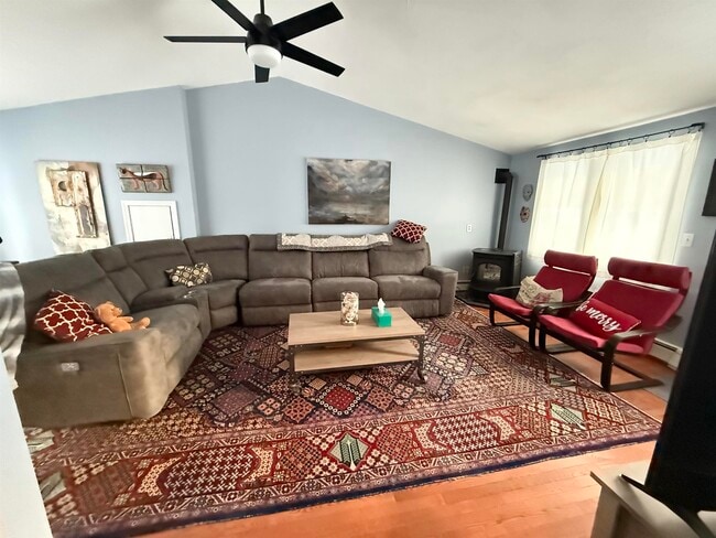 53 Holmes Dr in Manchester, NH - Building Photo - Building Photo