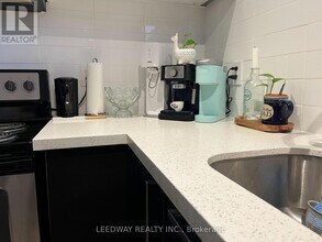 2247 Haltyre Ct in Mississauga, ON - Building Photo - Building Photo