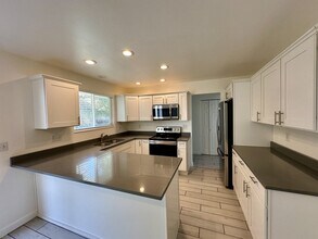 9967 Electra Ln in Sandy, UT - Building Photo - Building Photo