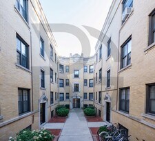 423 W Belden Ave, Unit #429.5-B303 in Chicago, IL - Building Photo