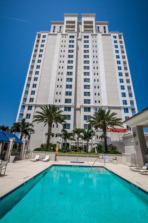 331 Cleveland St in Clearwater, FL - Foto de edificio - Building Photo