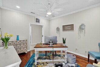 145 Silver Falls Dr in Apollo Beach, FL - Building Photo - Building Photo