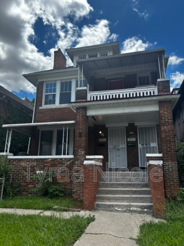 property at 1977 Clairmount Ave