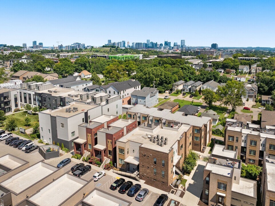 1613 Marshall Hollow Dr, Unit #302 in Nashville, TN - Building Photo