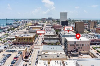 2400 Mechanic St, Unit APT 206 in Galveston, TX - Building Photo - Building Photo