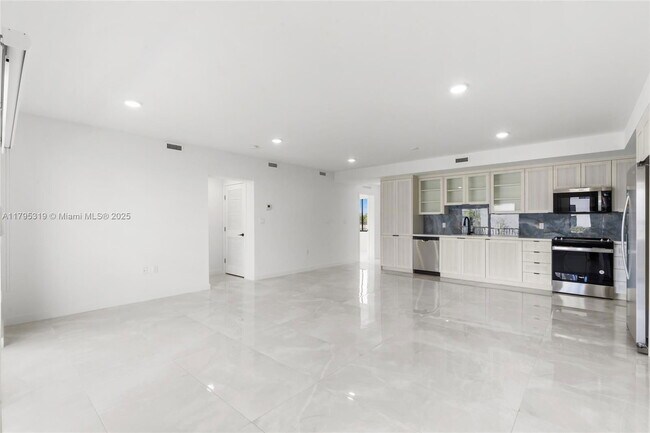 14530 SW 261st Terrace in Princeton, FL - Building Photo - Building Photo